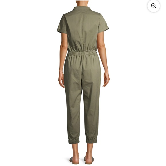 Green jumpsuit - Picture 6 of 6